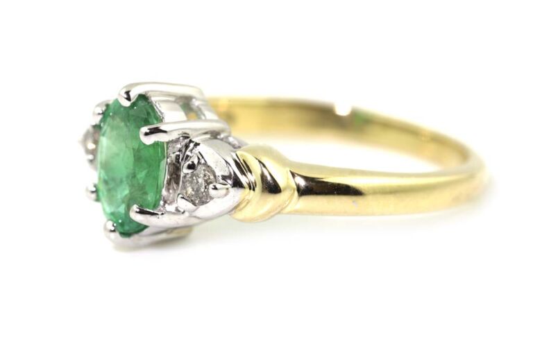 Image 2 for Emerald & Diamond 3 Stone 9ct G Ring Size N