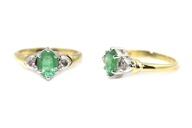 Image 3 for Emerald & Diamond 3 Stone 9ct G Ring Size N