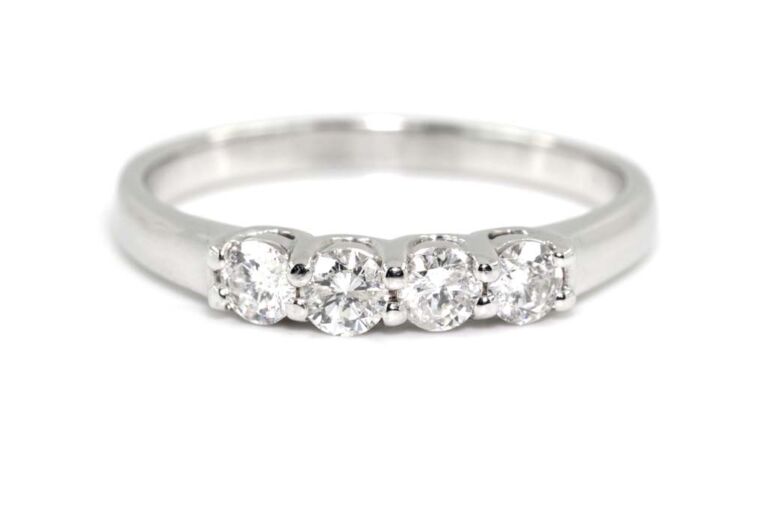 Image 1 for Diamond 4 Stone 18ct White Gold ££1100 Ring Size T