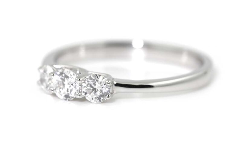 Image 2 for Diamond 3 Stone 18ct White Gold Ring Size N
