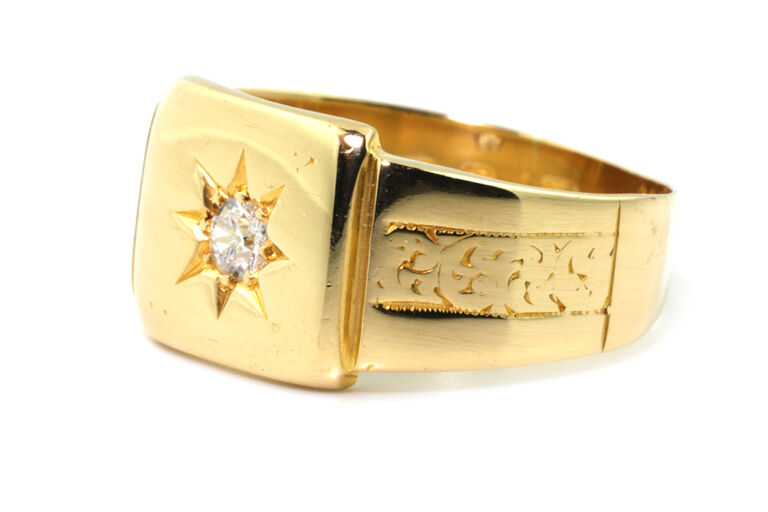 Diamond Set Signet Ring 18CT yellow gold Size L