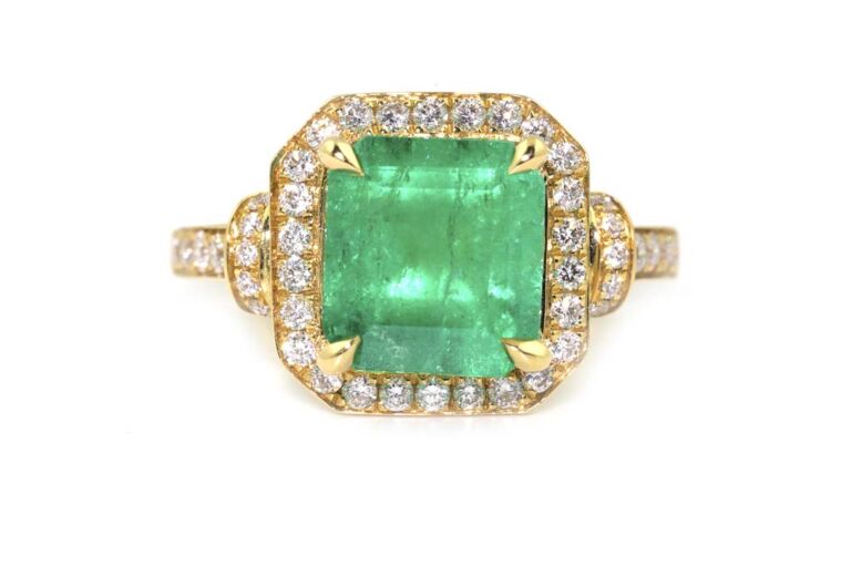 Image 1 for Emerald Diamond Cluster 18ct Yellow Gold Ring Size M