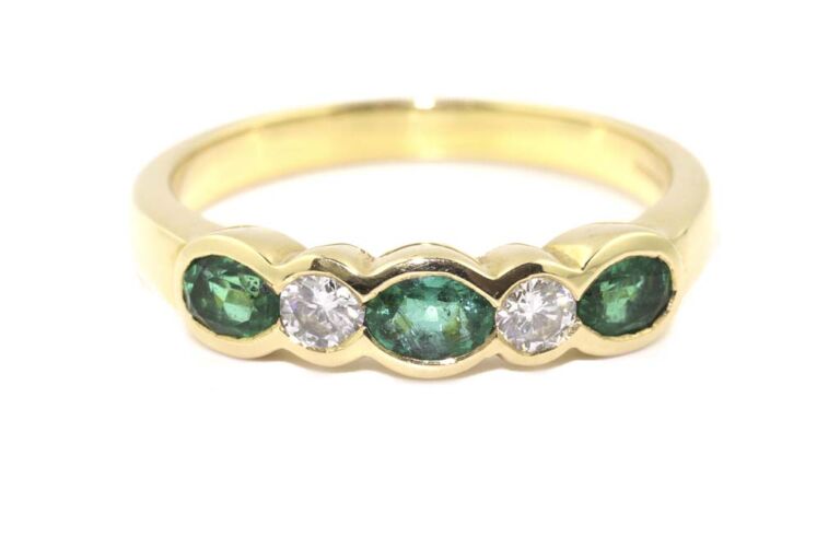 Image 1 for Emerald Diamond 5 Stone 18ct Yellow Gold Ring Size M