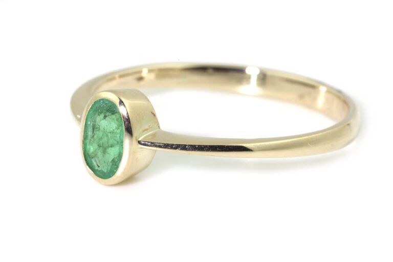 Image 2 for Emerald Single Stone 9ct Yellow Gold Ring Size N