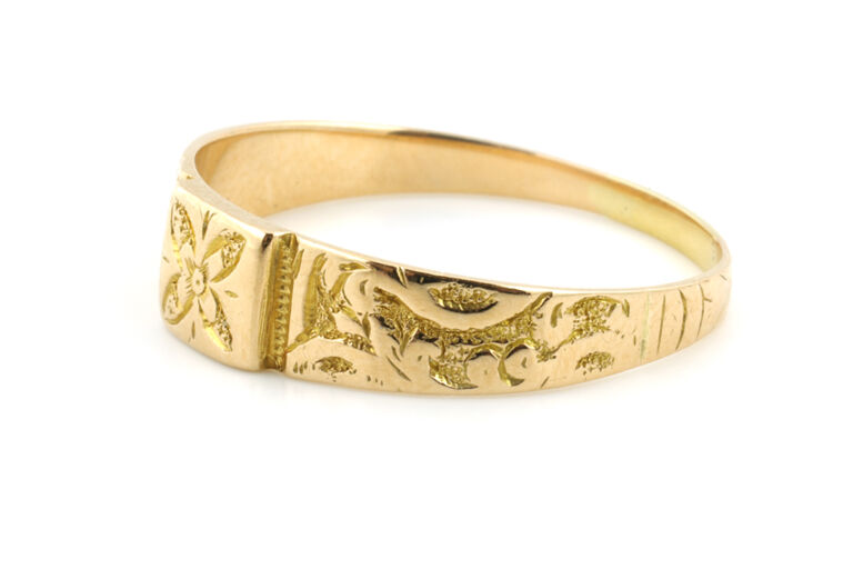 Floral Engraved Band Ring 18ct gold Size S