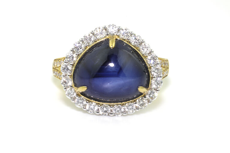 Cabochon Blue Sapphire & Diamond Cluster 18ct G Ring Size N