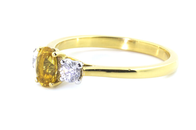 Yellow Beryl (Heliodor) & Diamond 3 Stone Ring 18ct gold Size N