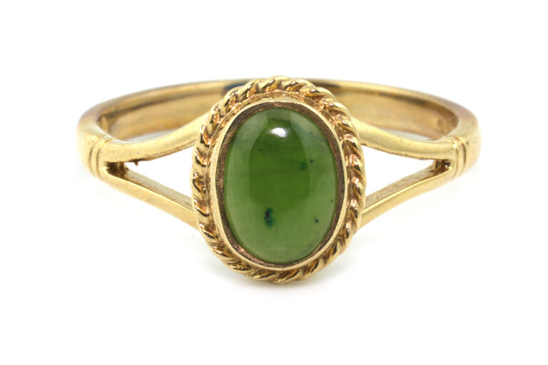 Jade Single Stone Ring 9ct gold Size P