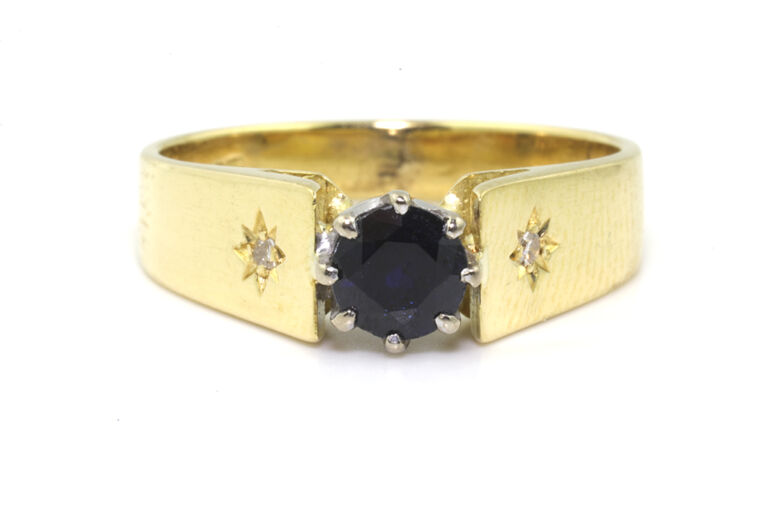 Blue Sapphire & Diamond 3 Stone Ring 18ct gold size K