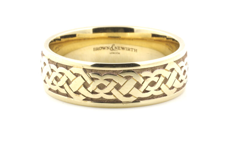 Celtic Style Wedding Band 9ct yellow gold size L
