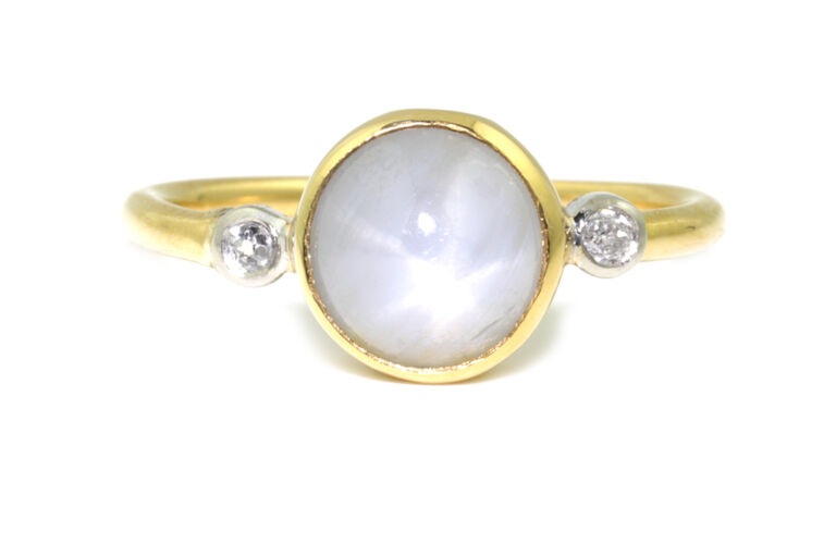 Vintage Blue Star Sapphire & Diamond 3 Stone Ring 18ct gold size M