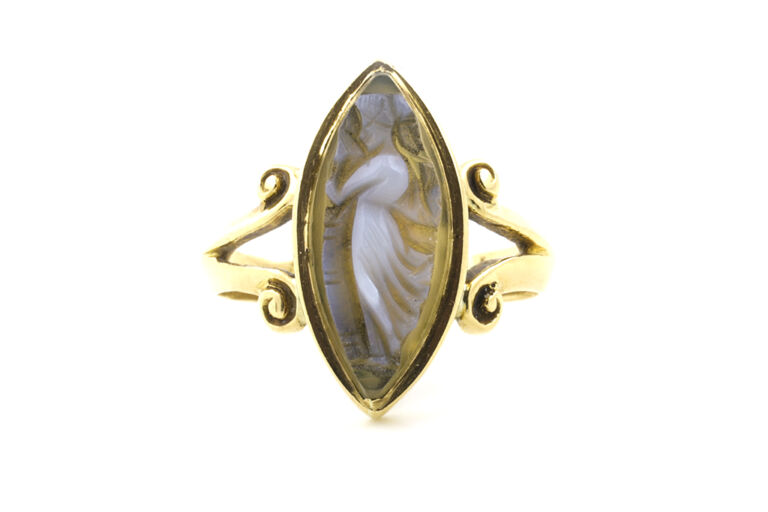Edwardian Cameo Ring 18ct gold Size D
