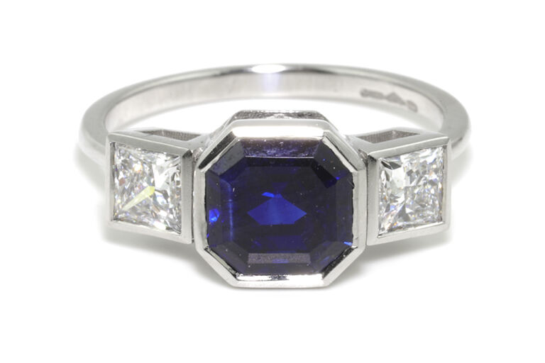 Blue Sapphire & Diamond 3 Stone Ring 18ct white gold Size M