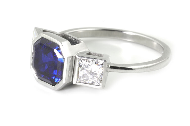 Blue Sapphire & Diamond 3 Stone Ring 18ct white gold Size M