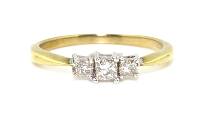 Diamond 3 Stone Ring 9ct gold Size M