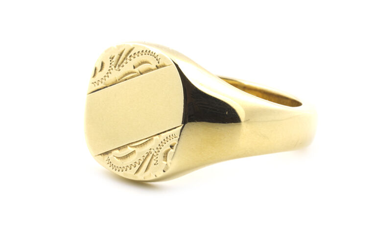 Scroll Engraved Signet Ring 9ct gold Size W