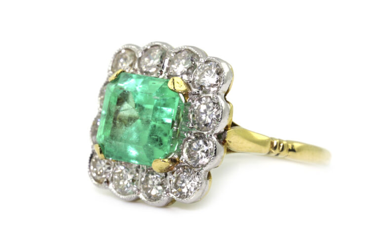Colombian Emerald & Diamond Cluster Ring 18ct gold Size N