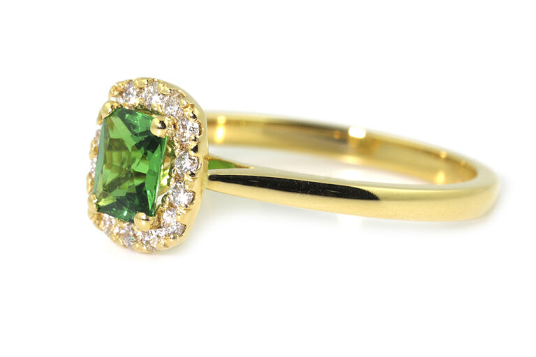 Tsavorite Garnet & Diamond Cluster Ring 18ct gold Size O
