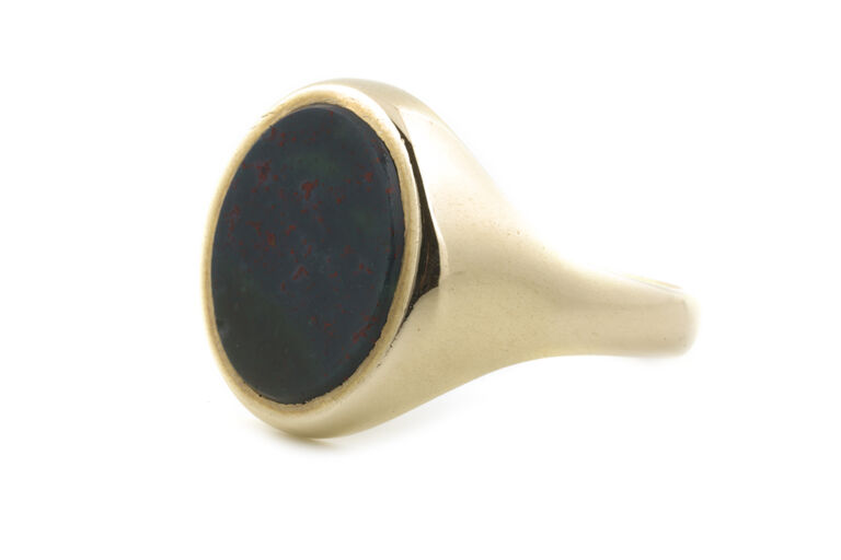 Bloodstone Signet Ring 9ct yellow gold Size W.