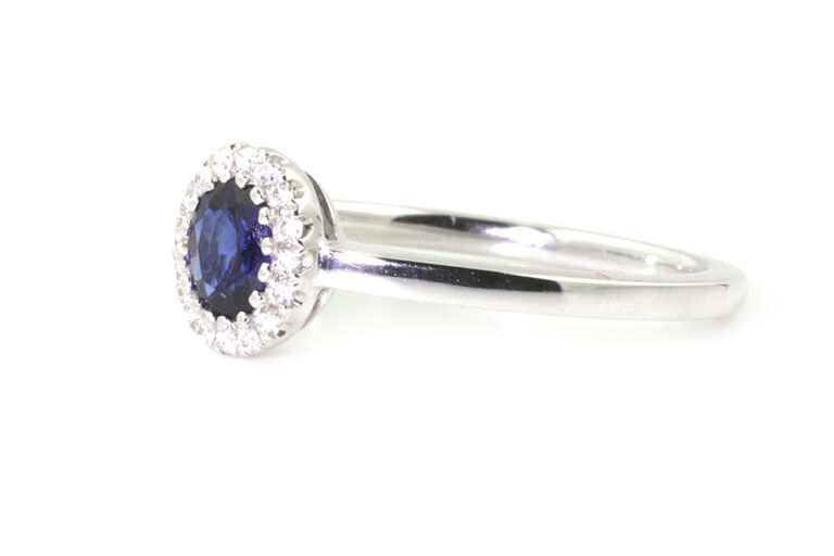Blue Sapphire & Diamond Cluster Ring 18ct white gold Size N