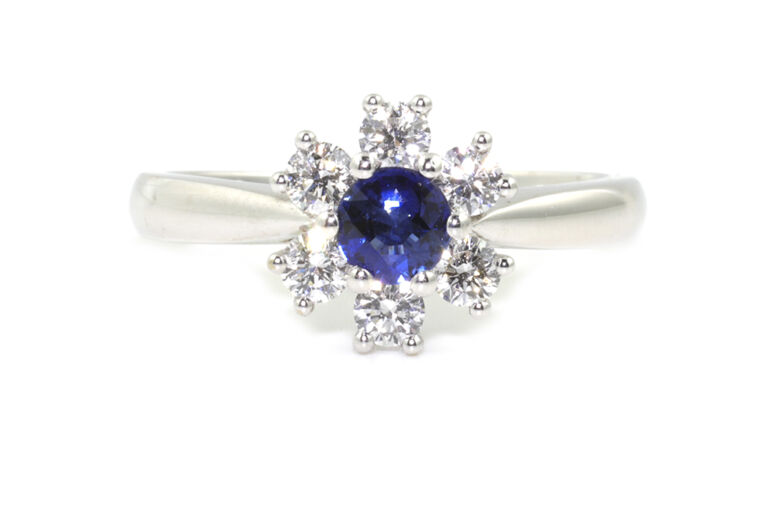 Blue Sapphire & Diamond Cluster Ring 18ct white gold Size M