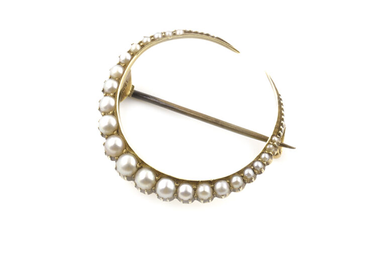 Antique Closed Crescent Pearl Brooch 15ct gold