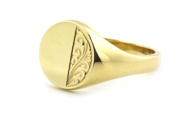 Scroll Engraved Signet Ring 9ct gold
