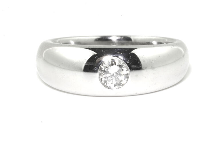 Diamond Single Stone Band Ring 18ct white gold