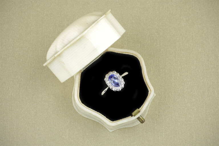Blue Sapphire & Diamond Cluster Ring platinum