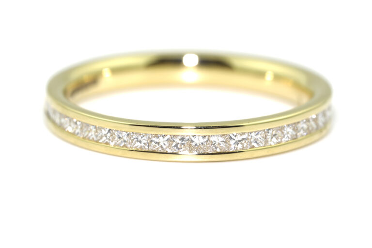 Princess-cut Diamond Half Eternity Ring 18ct yellow gold Size M