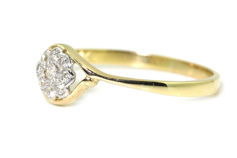 Daisy Style Diamond Cluster Ring 18ct gold Size U