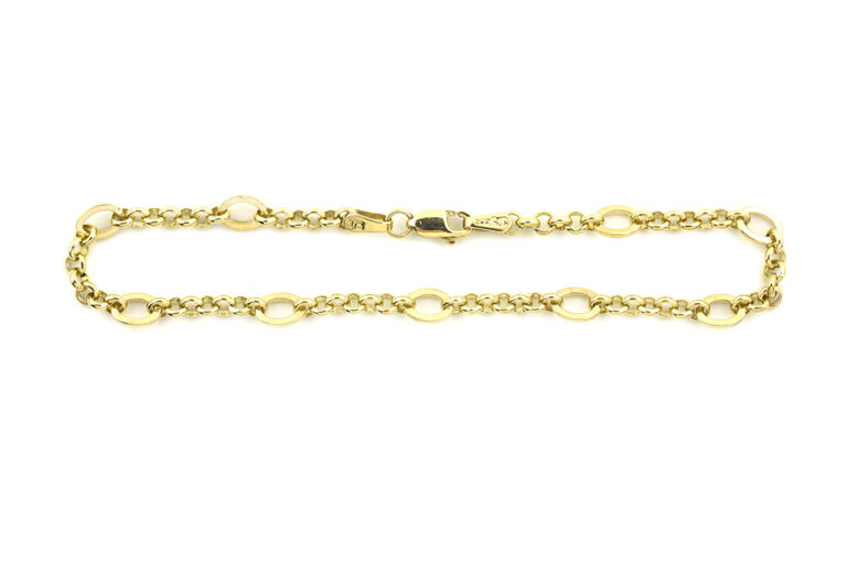 Hand Made Bracelet 9ct yellow gold.