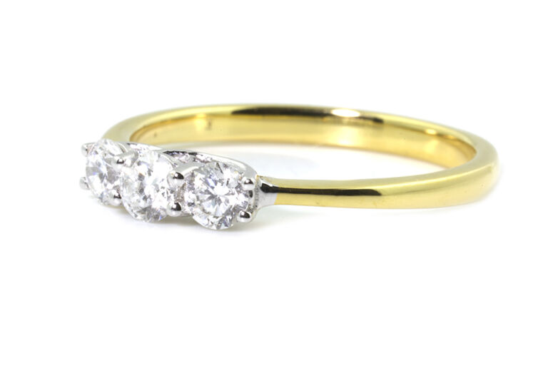 Diamond 3 Stone Ring 18ct gold Size O