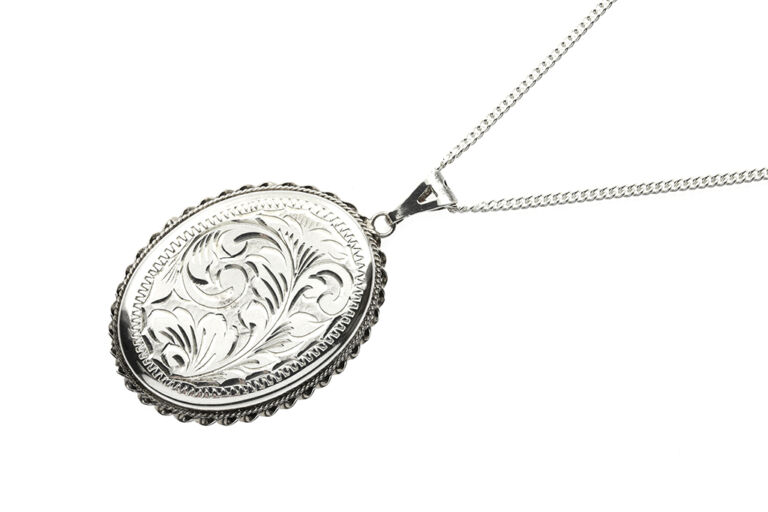 Pre owned Locket & New Chain Silver