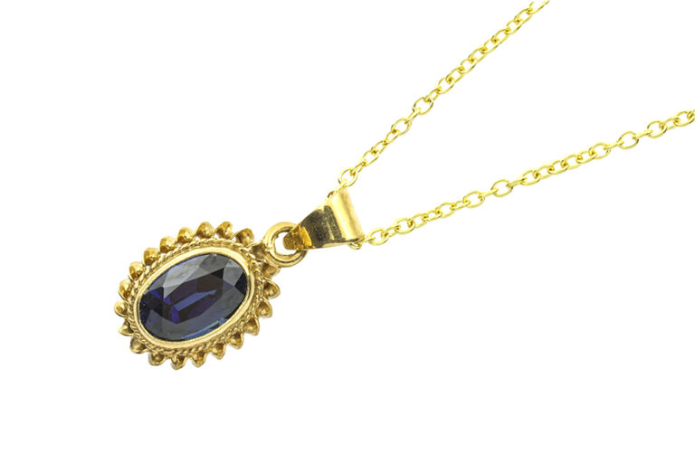 Blue Sapphire Pendant & Chain 9ct yellow gold.