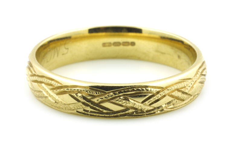 Celtic Style Wedding Band 9ct yellow gold Size Z.