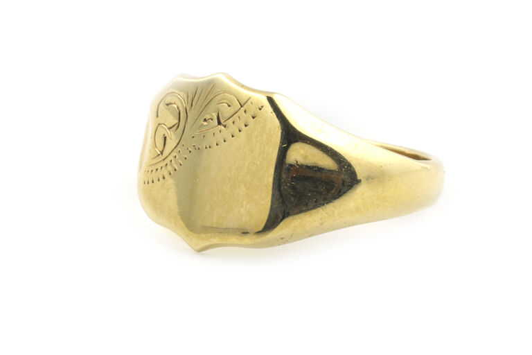 Part Engraved Signet Ring 9ct yellow gold Size G