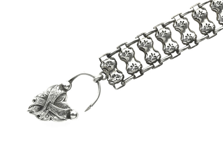 Silver Victorian Bracelet with Heart Shape Padlock Clasp