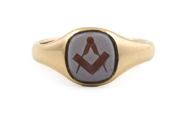 Masonic Sardonyx Signet Ring 18ct yellow gold Size S