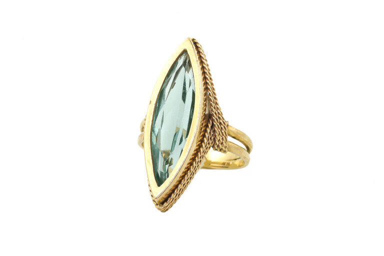 Synthetic Green Paste Single Stone Ring 14ct yellow gold Size O
