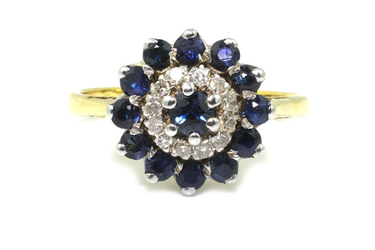 Blue Sapphire & Diamond Cluster 18ct gold Size M