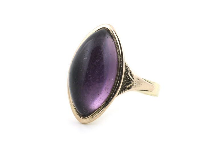 Amethyst Colour Cabochon Paste Single Stone Ring 12ct yellow gold. Size S.