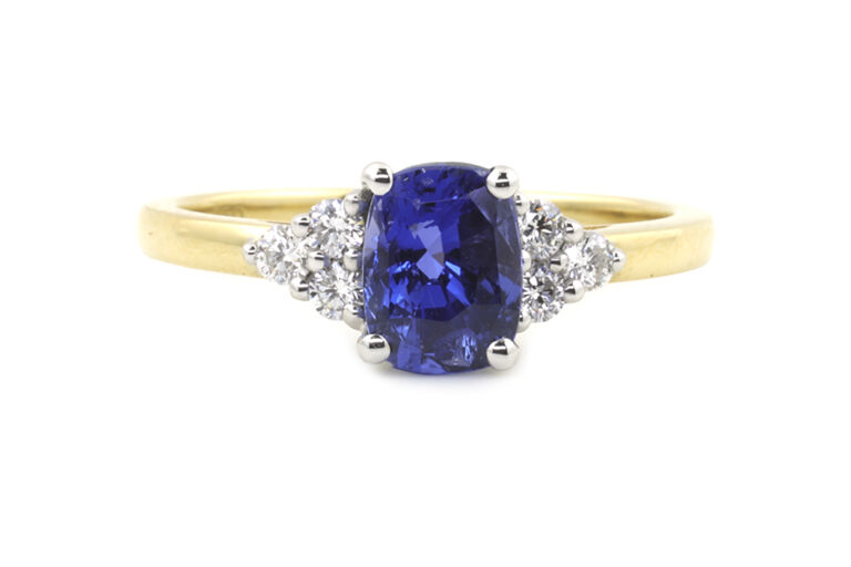Blue Sapphire & Diamond 7 Stone Ring 18ct gold Size N