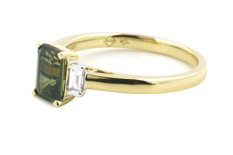 Green Sapphire & Diamond 3 Stone Ring 18ct yellow gold Size M