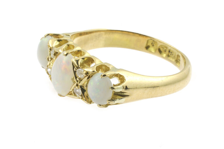 Opal & Diamond 7 Stone Ring 18ct gold Size L