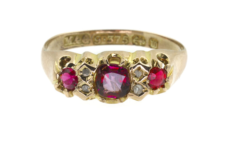 Garnet Topped Doublets & Diamond 7 Stone Ring 9ct yellow gold.