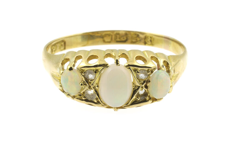 Opal & Diamond 7 Stone Ring 18ct yellow gold Size N