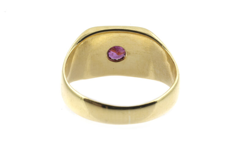 Star-set Ruby Signet Ring 18ct yellow gold Size N