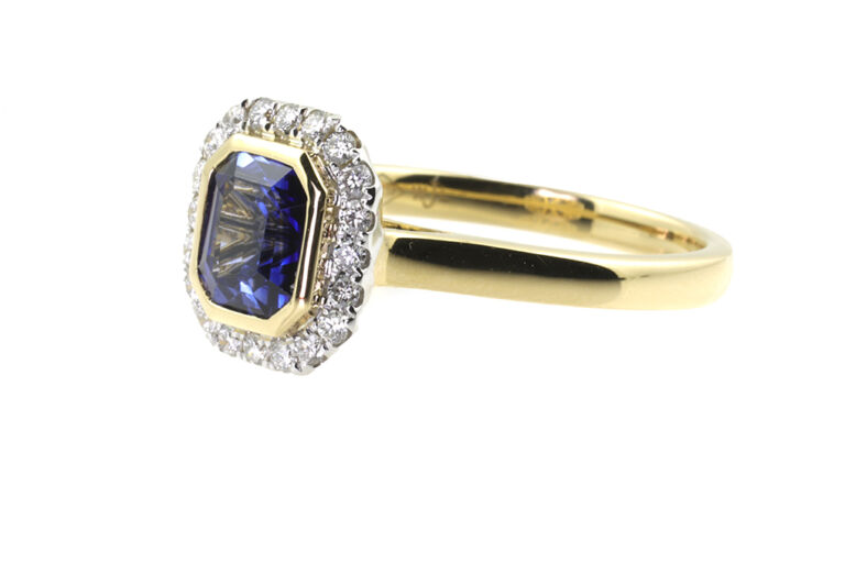 Blue Sapphire & Diamond Cluster Ring 18ct gold Size N