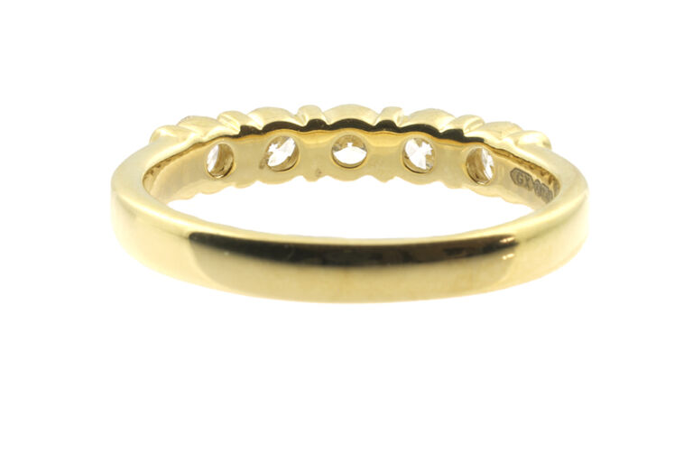 Diamond Five Stone Ring 18ct yellow gold Size P